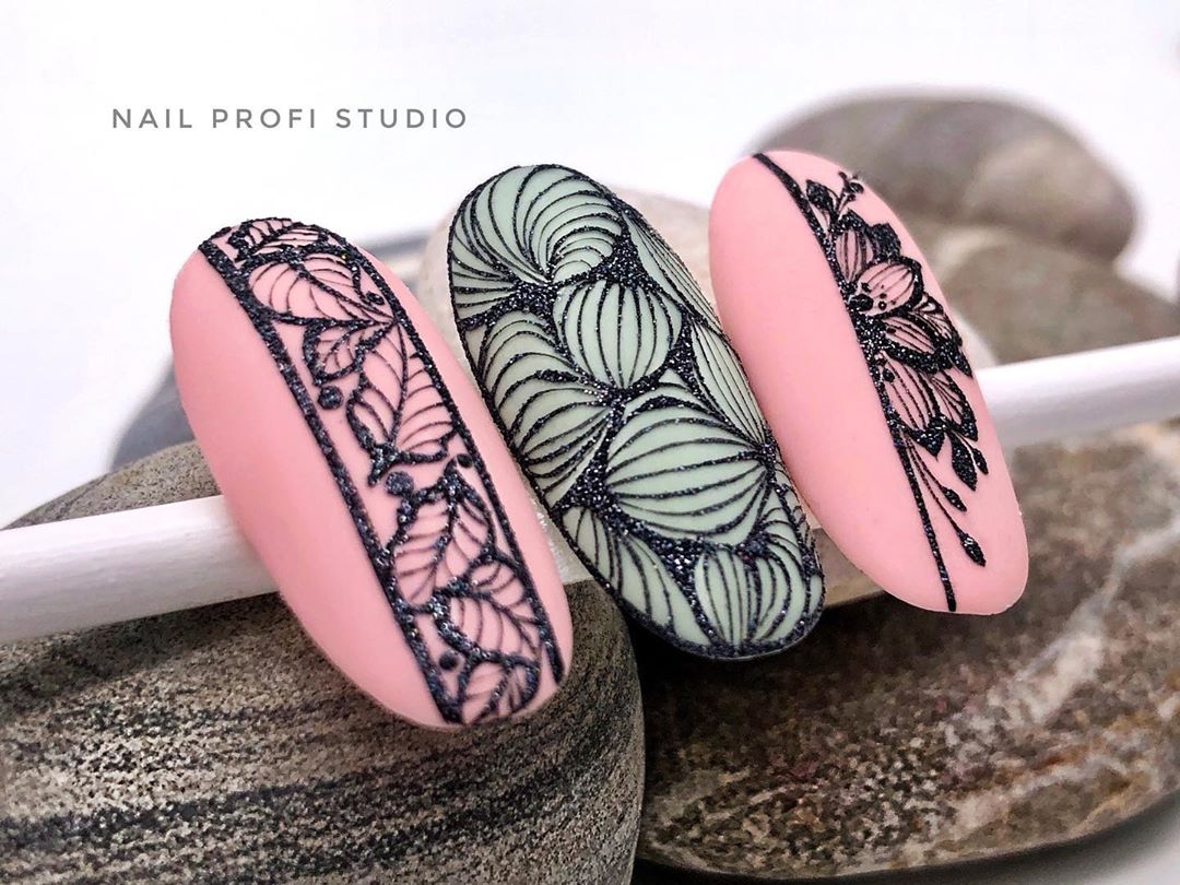Стильный стемпинг маникюр 2026 – новые идеи дизайна