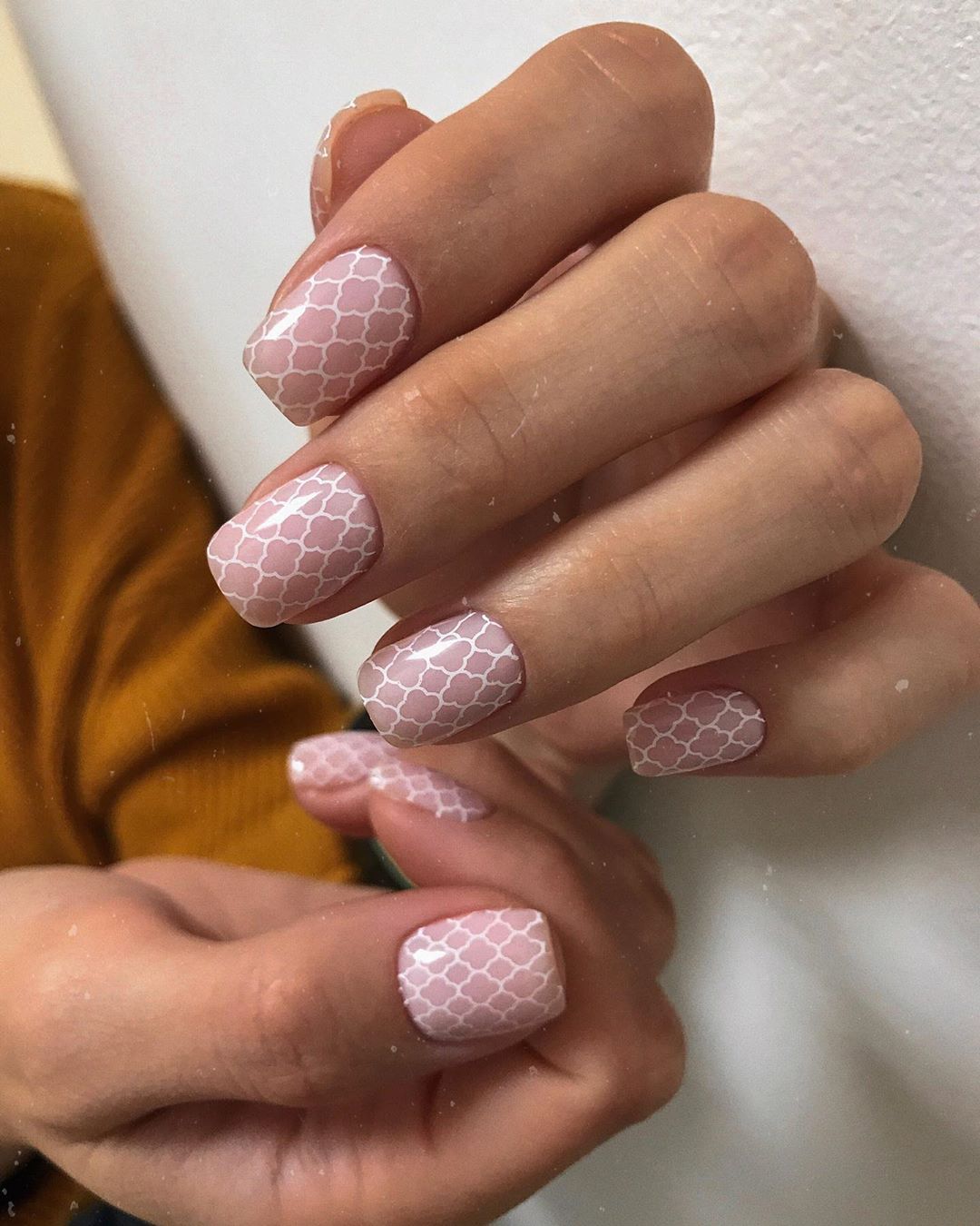 Стильный стемпинг маникюр 2026 – новые идеи дизайна