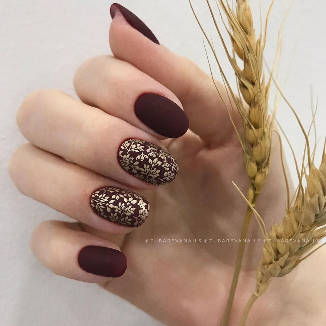 Стильный стемпинг маникюр 2026 – новые идеи дизайна