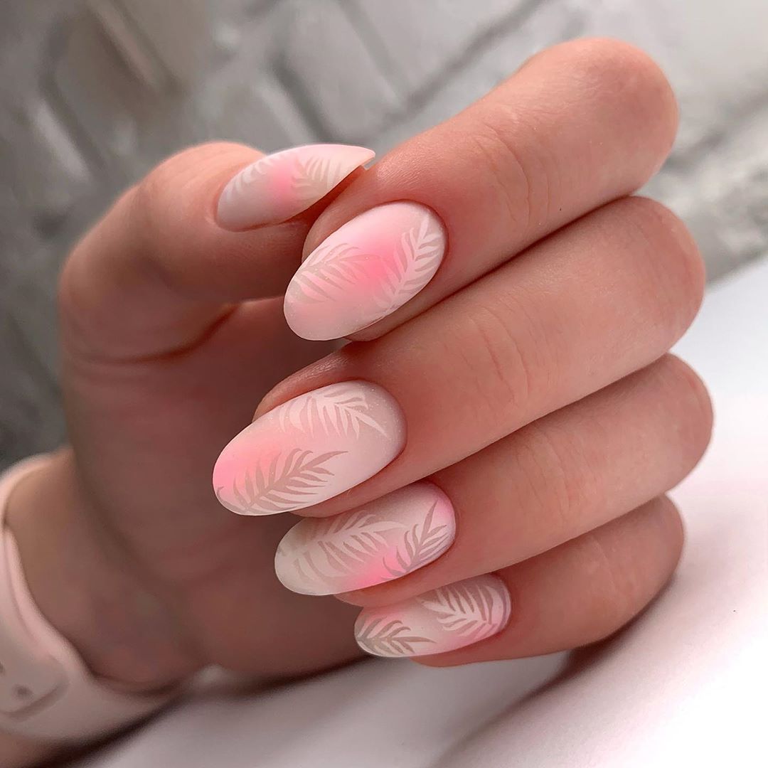 Стильный стемпинг маникюр 2026 – новые идеи дизайна