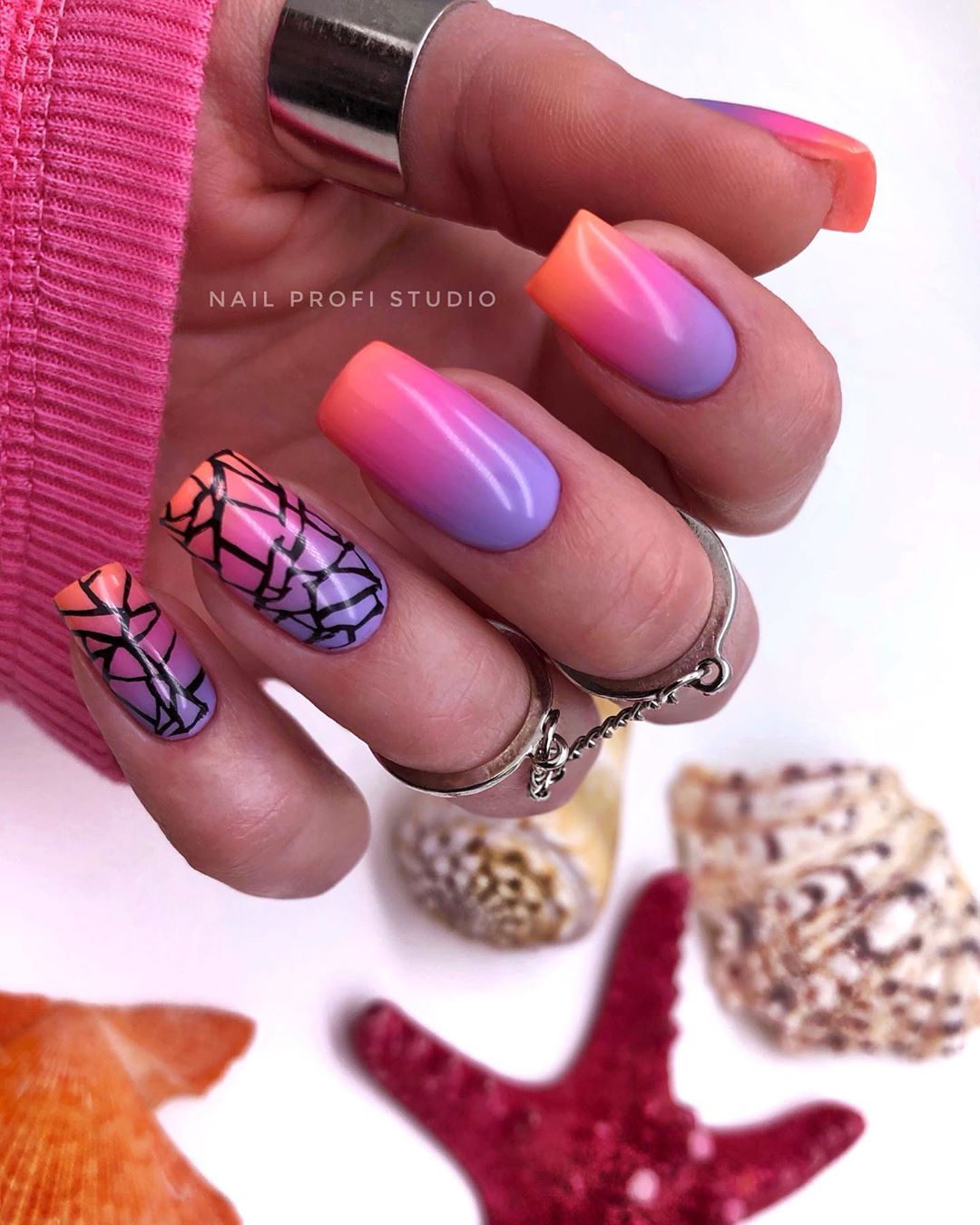 Стильный стемпинг маникюр 2026 – новые идеи дизайна