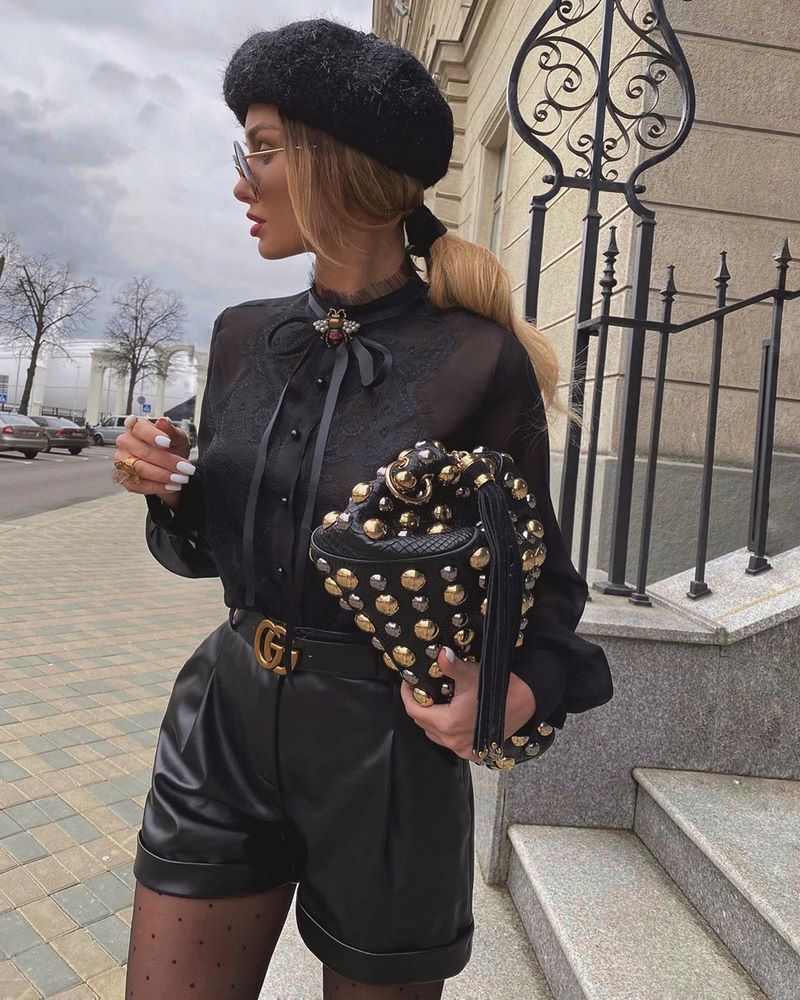 Красивые женские блузки 2026: лучшие образы с блузками — фото