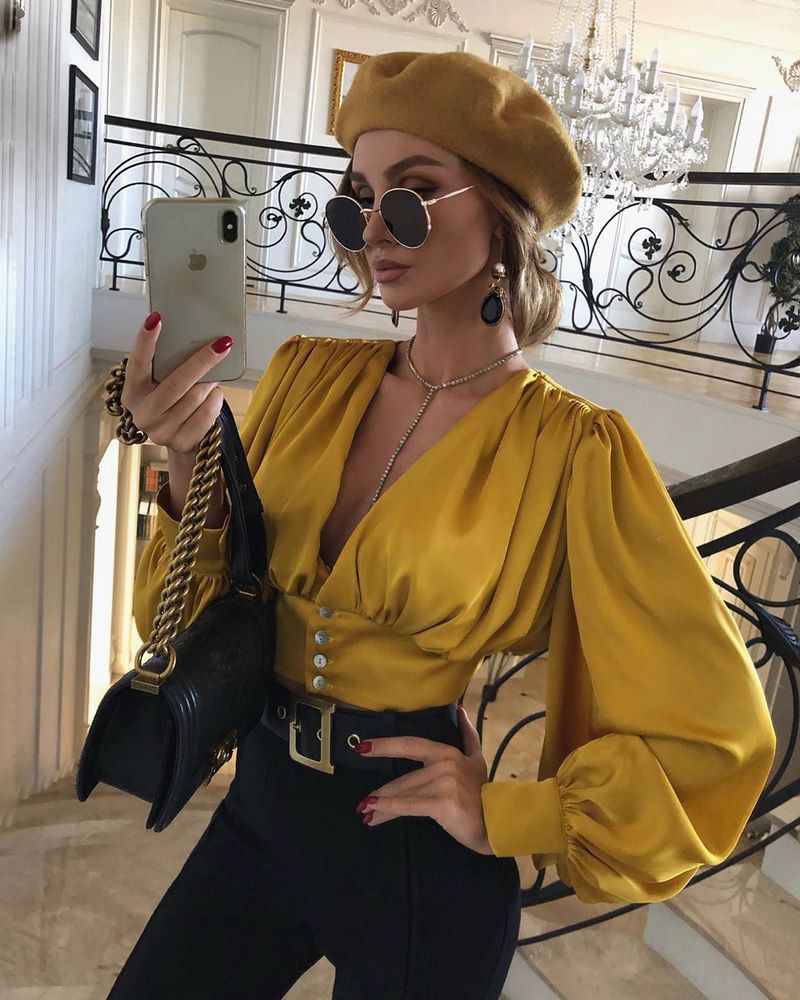 Красивые женские блузки 2026: лучшие образы с блузками — фото