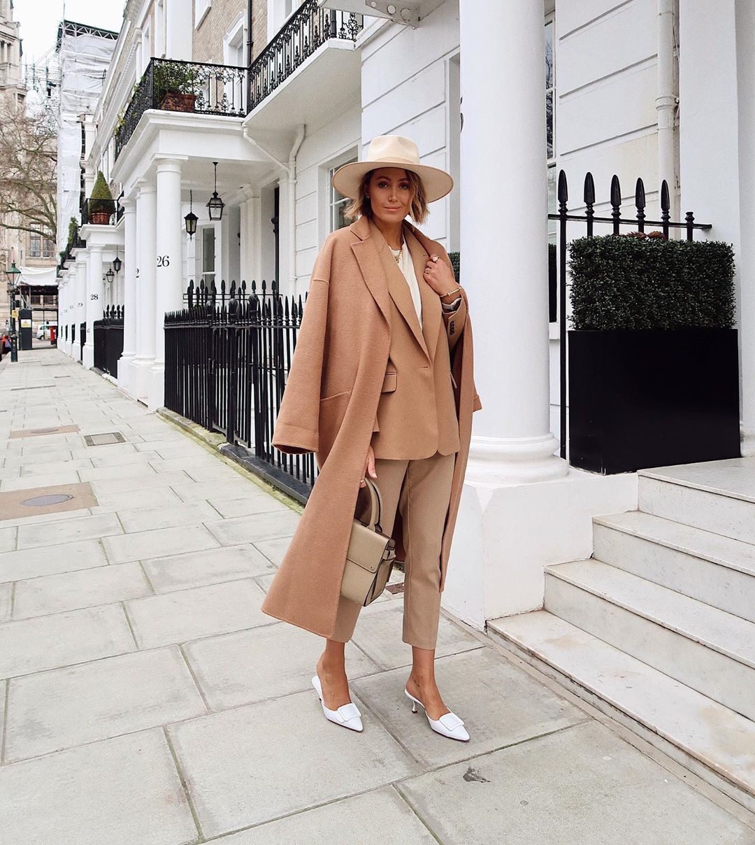 Стильные пальто 2026: модные тенденции, фасоны — фото