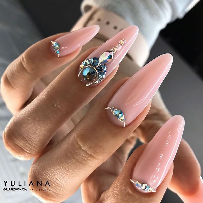 Идеальный выбор: нежный маникюр 2026 в новом дизайне