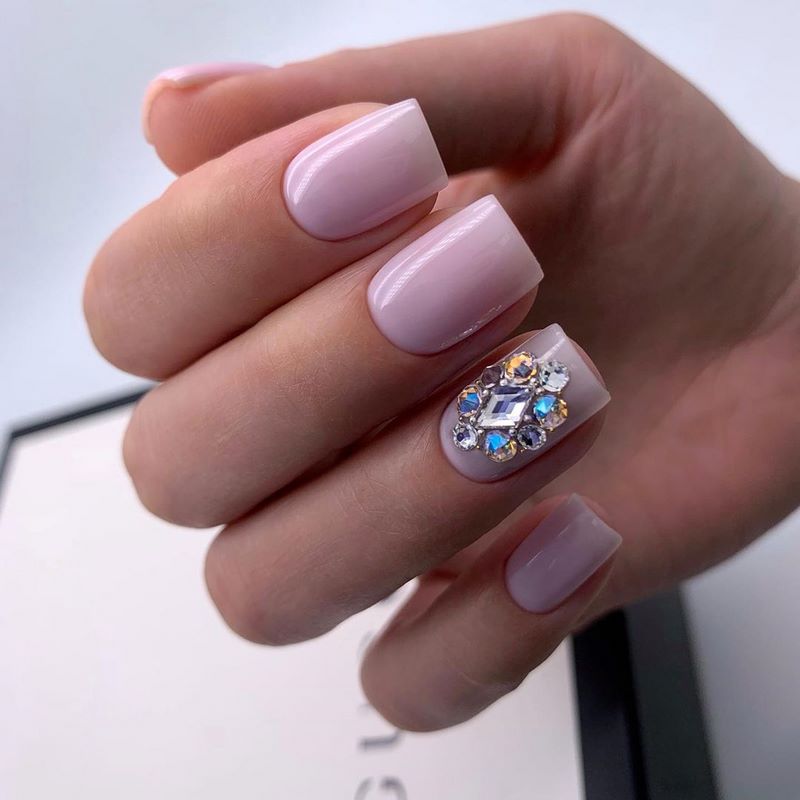 Идеальный выбор: нежный маникюр 2026 в новом дизайне