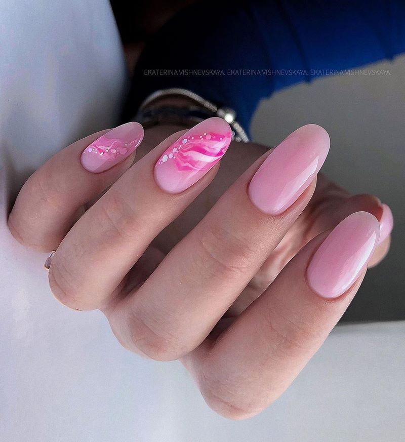 Идеальный выбор: нежный маникюр 2026 в новом дизайне