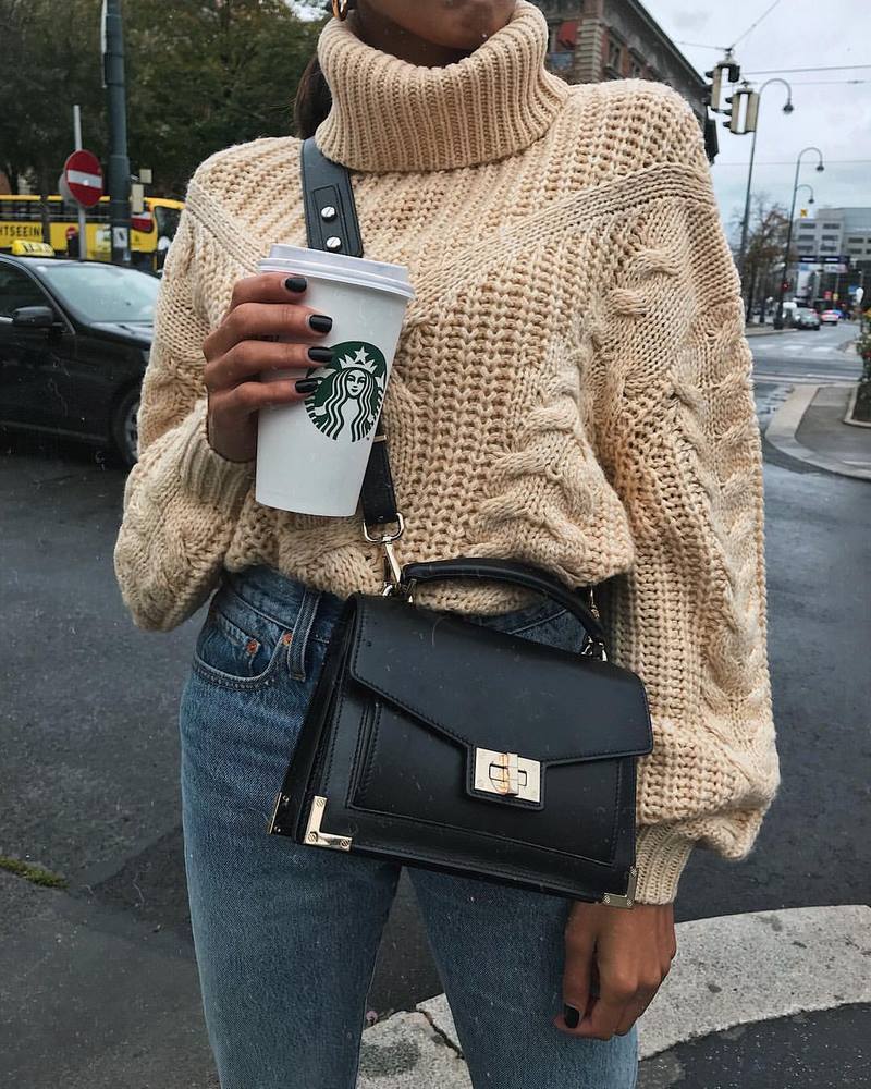 Мода на женские свитеры 2026: свежая подборка новых моделей и фасонов