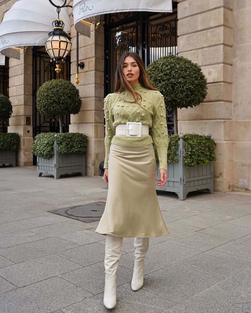 Мода на женские свитеры 2026: свежая подборка новых моделей и фасонов