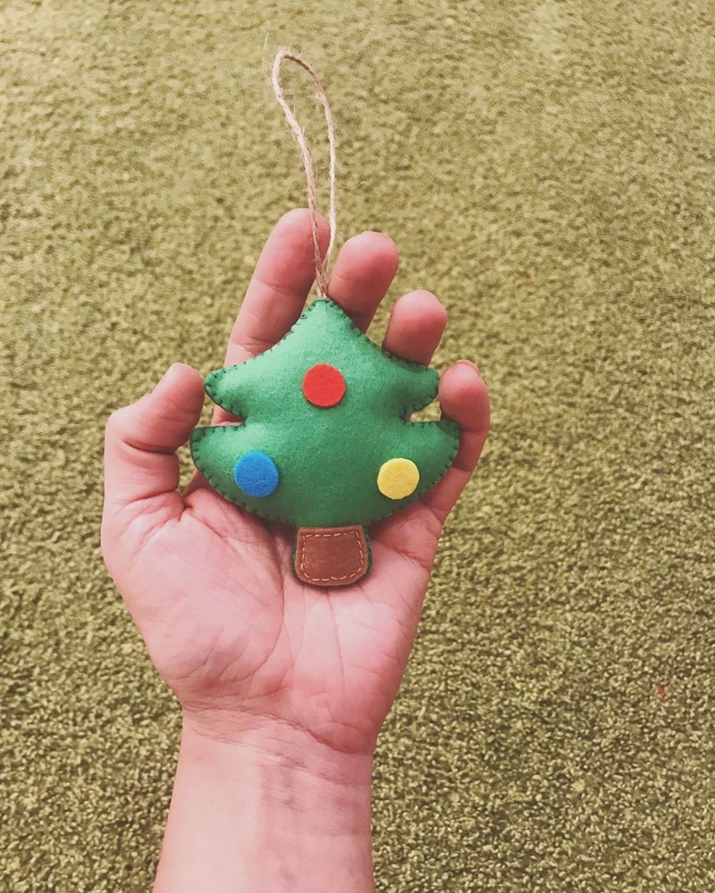 Новогодние игрушки своими руками: оригинальные поделки на Новый 2027 год