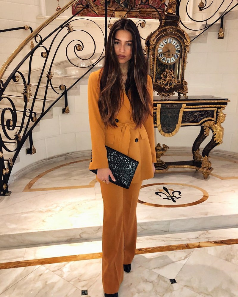 В каком цвете и в чем встречать Новый 2027 год? Фото-идеи новогодних образов