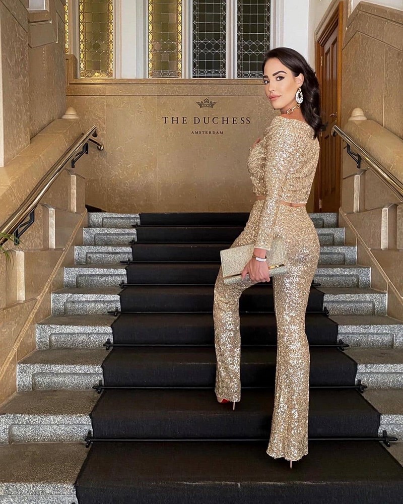 В каком цвете и в чем встречать Новый 2027 год? Фото-идеи новогодних образов