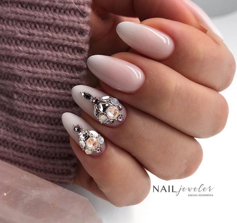 Топовые новинки маникюра на осень 2026: интересные фото-новинки нейл-арта
