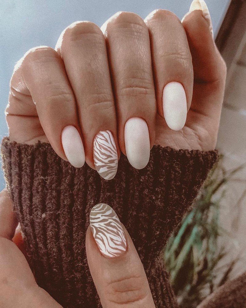 Топовые новинки маникюра на осень 2026: интересные фото-новинки нейл-арта