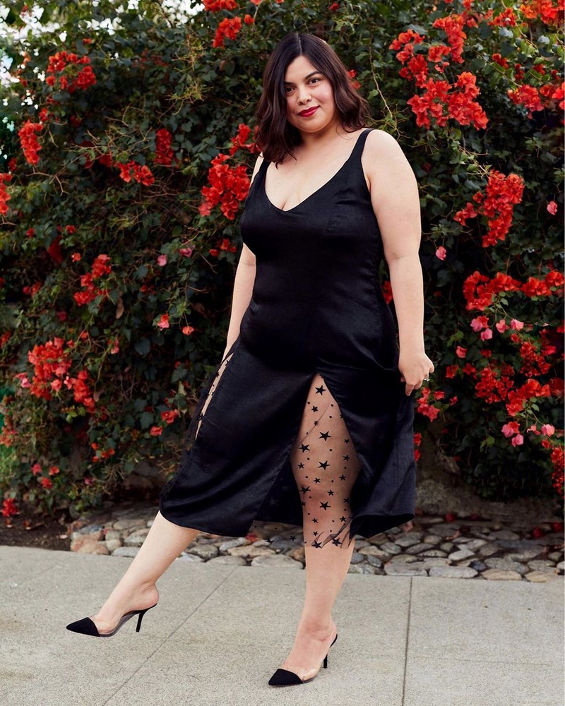 Платья на Новый Год 2027 для полных женщин: подборка модных трендов для главного торжества года