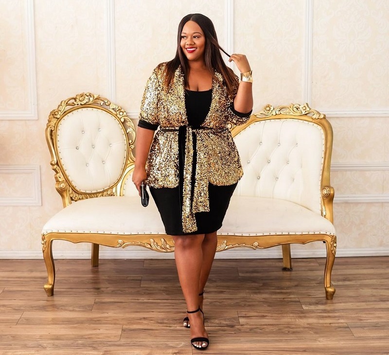 Платья на Новый Год 2027 для полных женщин: подборка модных трендов для главного торжества года