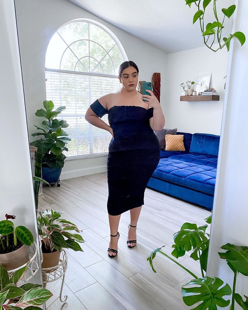 Платья на Новый Год 2027 для полных женщин: подборка модных трендов для главного торжества года