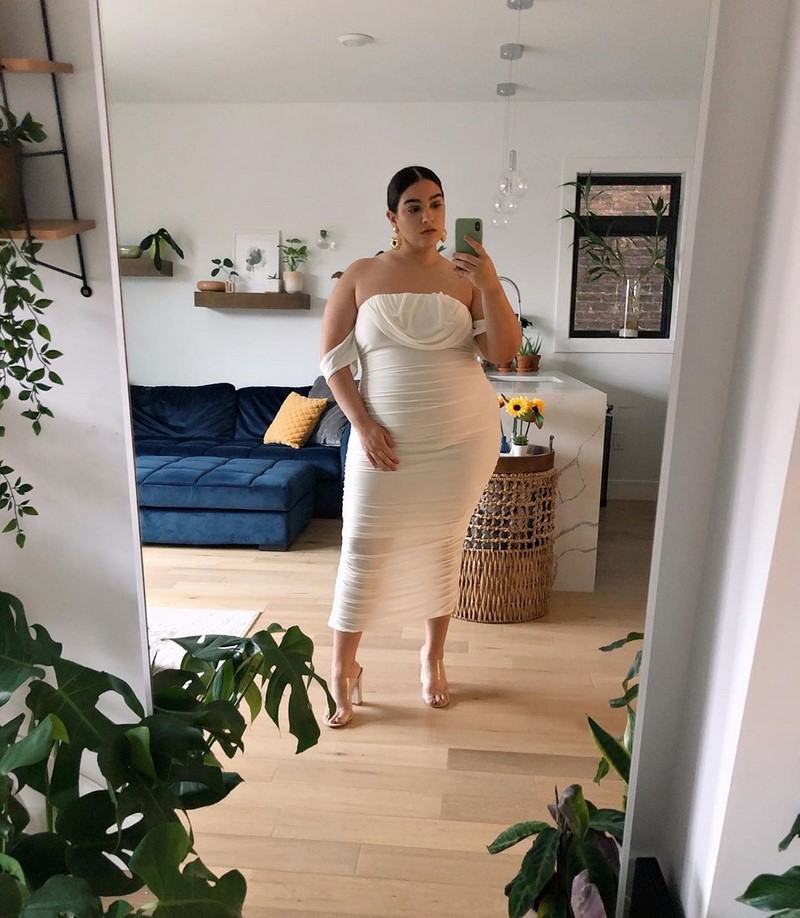 Платья на Новый Год 2027 для полных женщин: подборка модных трендов для главного торжества года