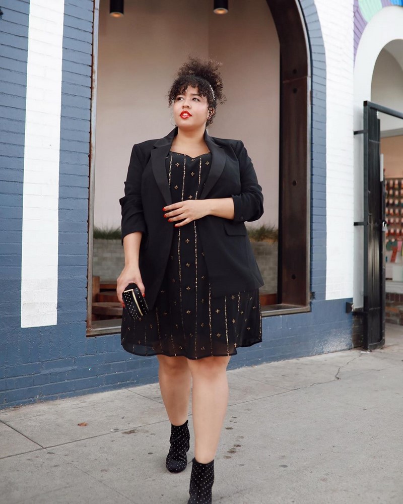 Платья на Новый Год 2027 для полных женщин: подборка модных трендов для главного торжества года