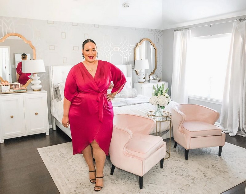 Платья на Новый Год 2027 для полных женщин: подборка модных трендов для главного торжества года