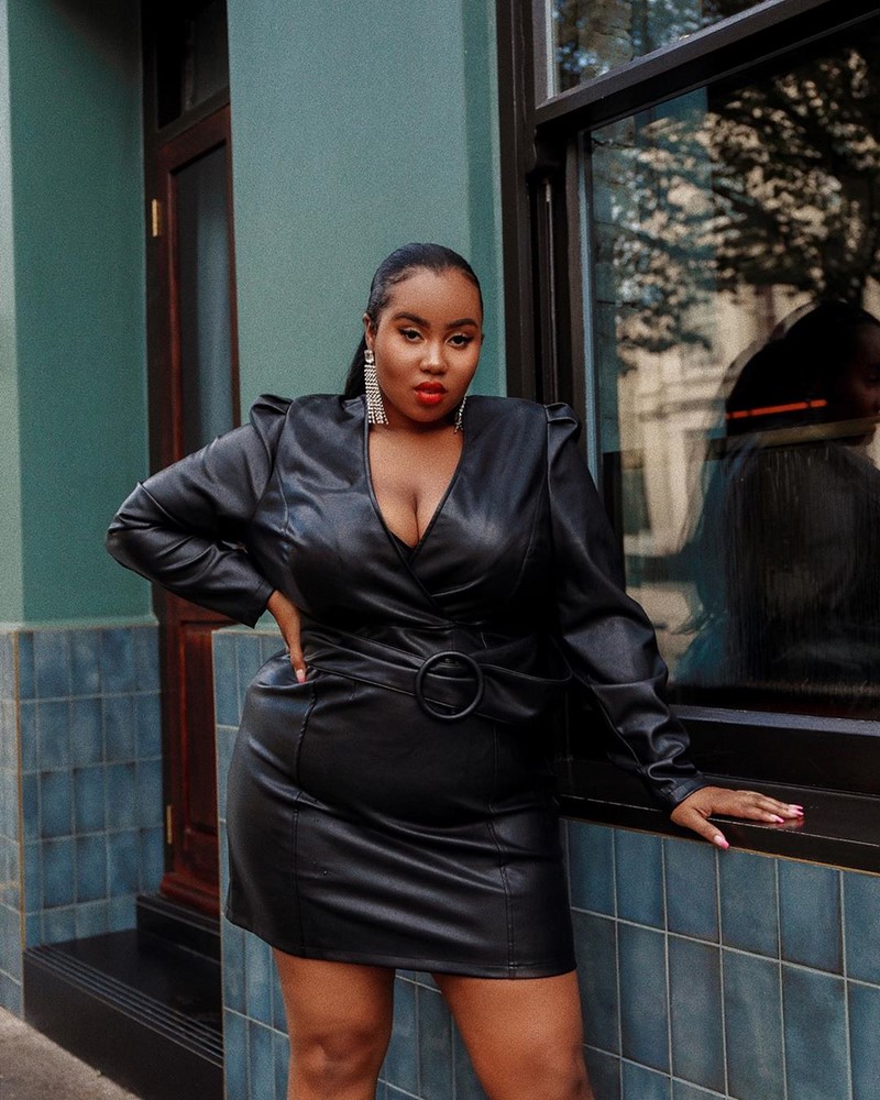 Платья на Новый Год 2027 для полных женщин: подборка модных трендов для главного торжества года