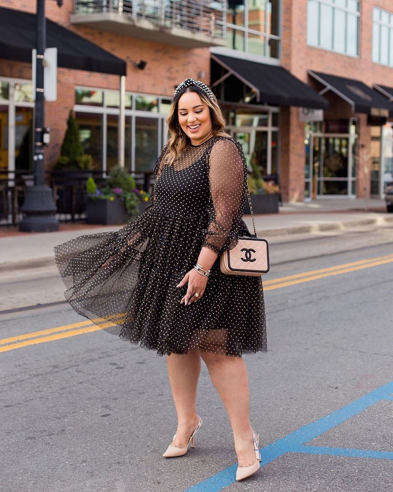 Платья на Новый Год 2027 для полных женщин: подборка модных трендов для главного торжества года