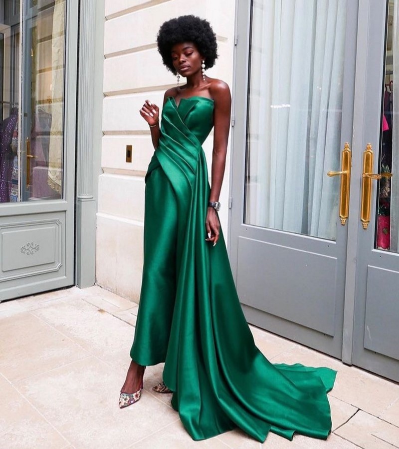 В каком цвете и в чем встречать Новый 2027 год? Фото-идеи новогодних образов