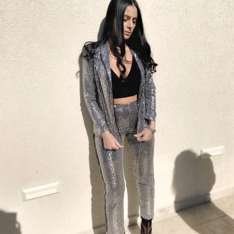 В каком цвете и в чем встречать Новый 2027 год? Фото-идеи новогодних образов