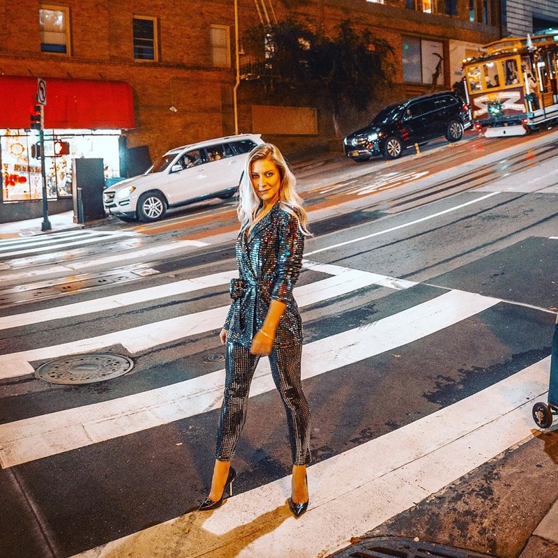 В каком цвете и в чем встречать Новый 2027 год? Фото-идеи новогодних образов