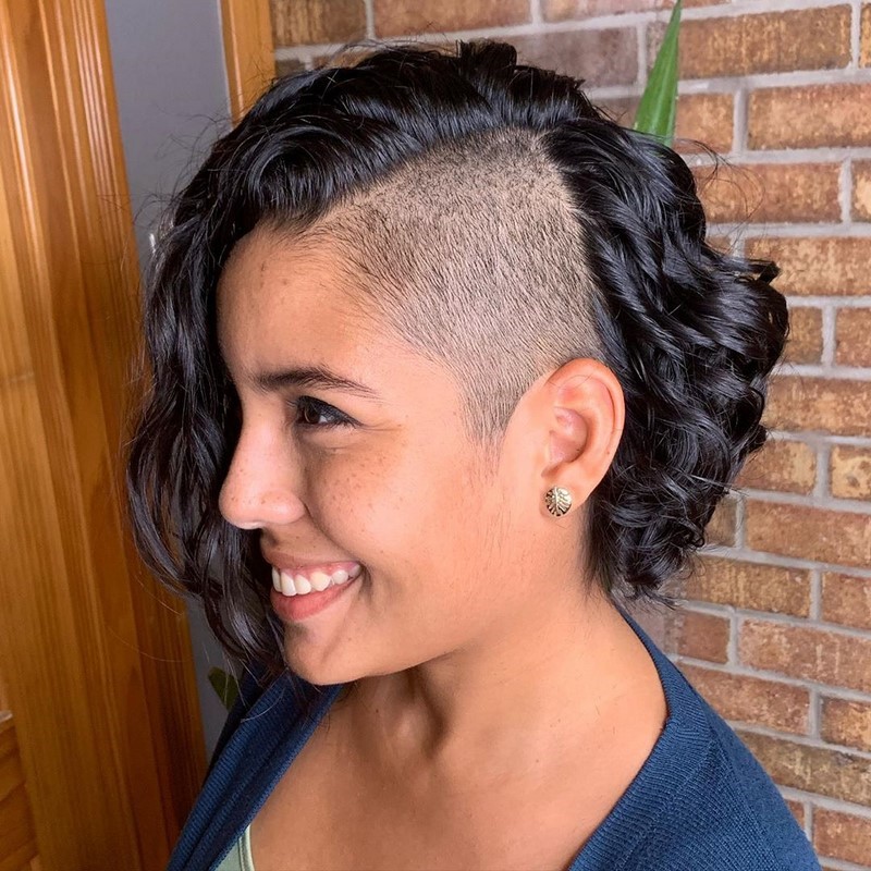 Асимметричные стрижки 2026: модные идеи, тренды и виды укладок на разную длину волос