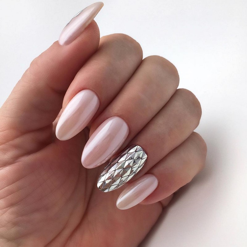 Модный маникюр с втиркой 2026: виды и тренды дизайна