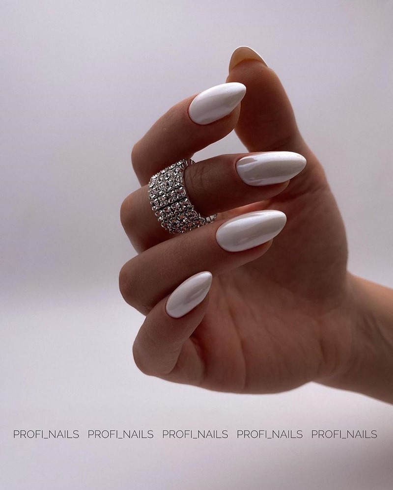 Модный маникюр с втиркой 2026: виды и тренды дизайна