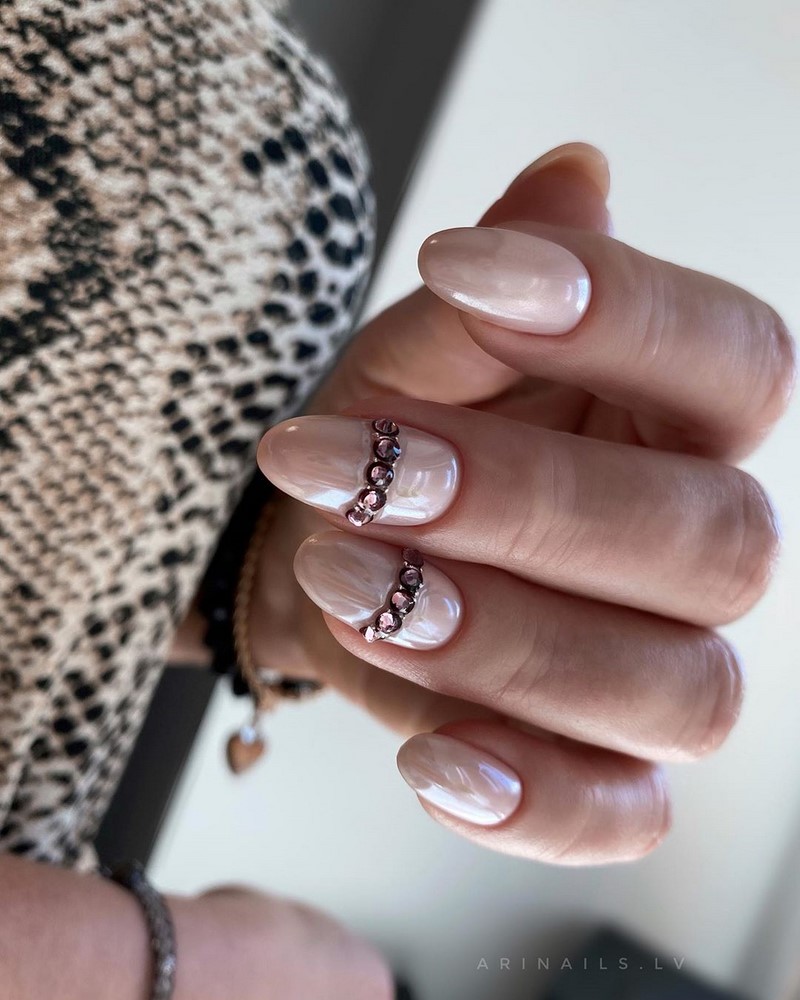 Модный маникюр с втиркой 2026: виды и тренды дизайна