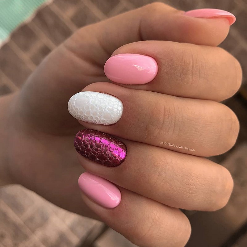 Модный маникюр с втиркой 2026: виды и тренды дизайна