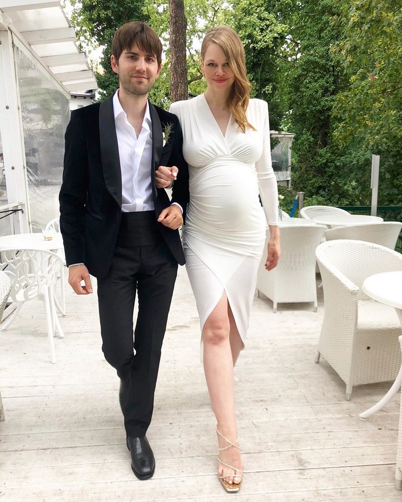 Платья для беременных 2026: актуальные фасоны, тенденции и новинки с фото