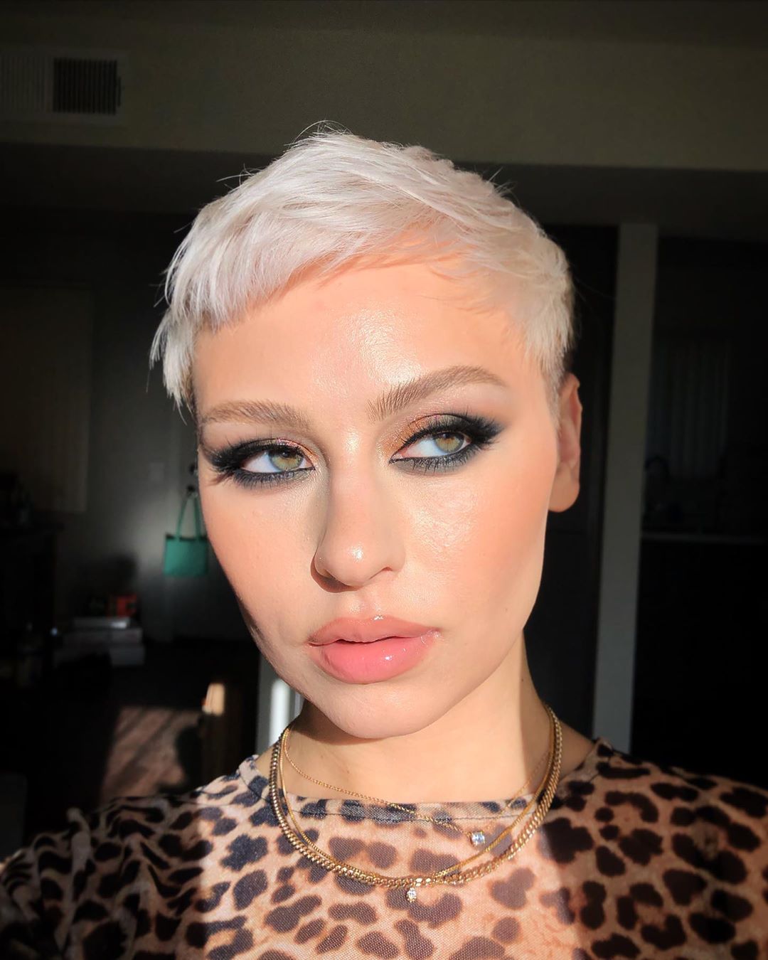 Короткие стрижки 2026: тренды женских стрижек на короткие волосы с фото