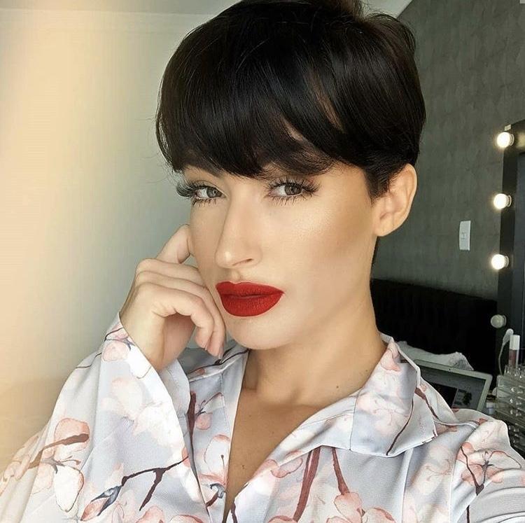 Короткие стрижки 2026: тренды женских стрижек на короткие волосы с фото