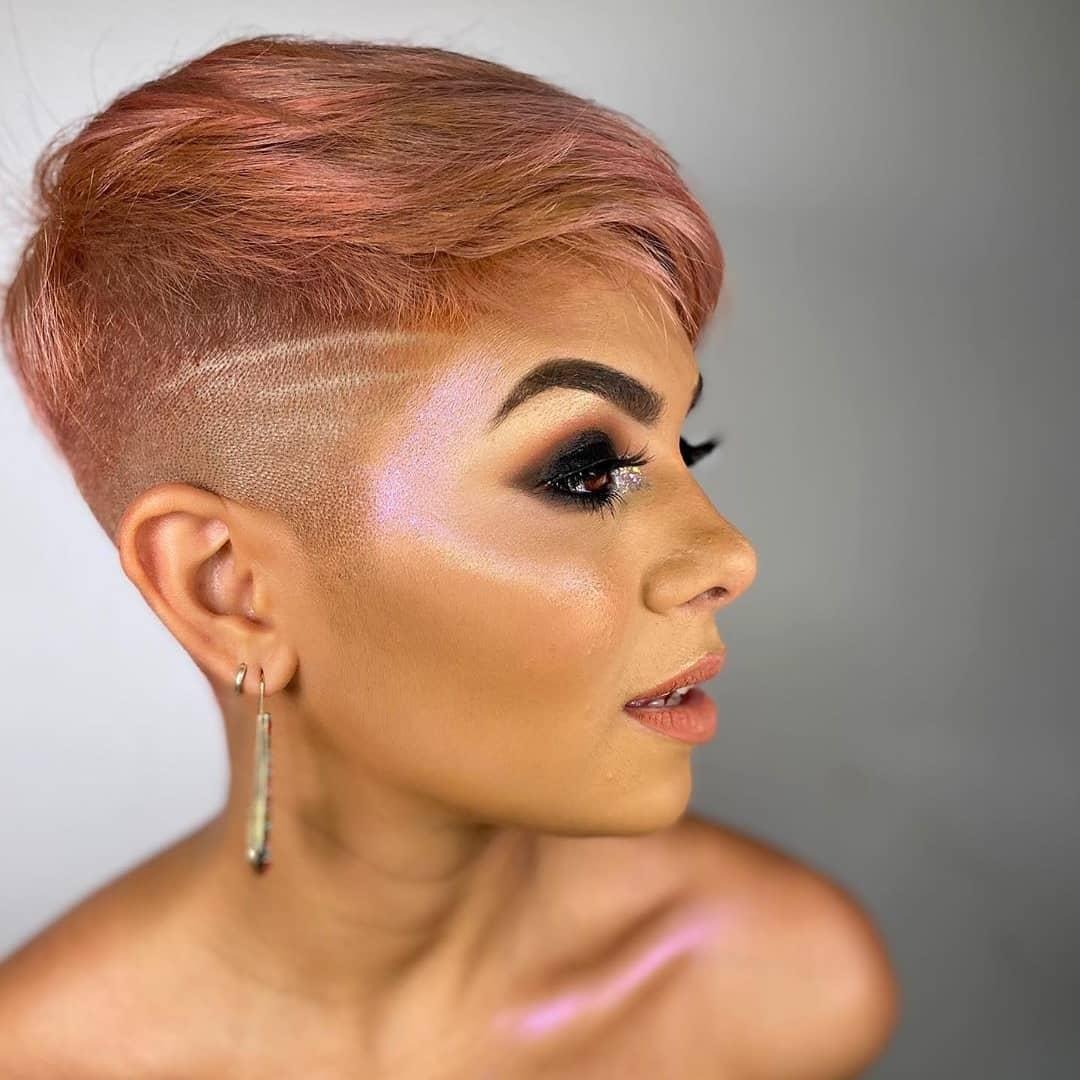 Короткие стрижки 2026: тренды женских стрижек на короткие волосы с фото