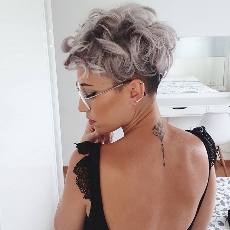 Короткие стрижки 2026: тренды женских стрижек на короткие волосы с фото