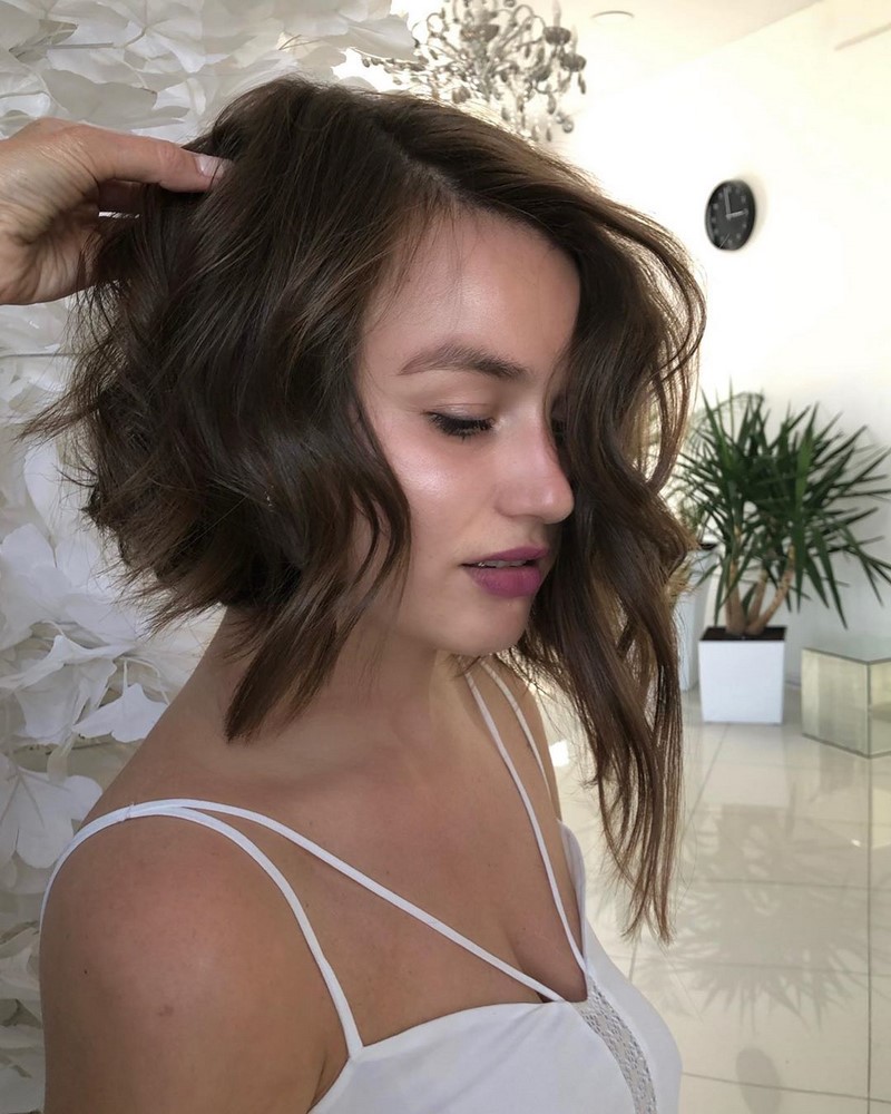 Асимметричные стрижки 2026: модные идеи, тренды и виды укладок на разную длину волос