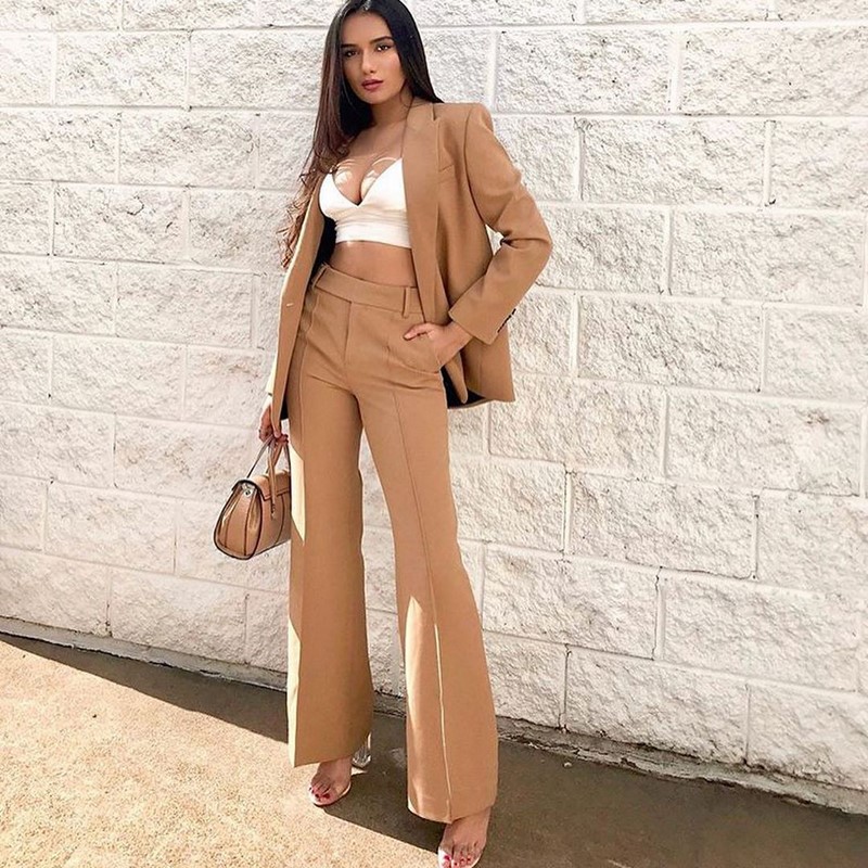 Бельевой стиль 2026: с чем носить одежду в бельевом стиле — фото