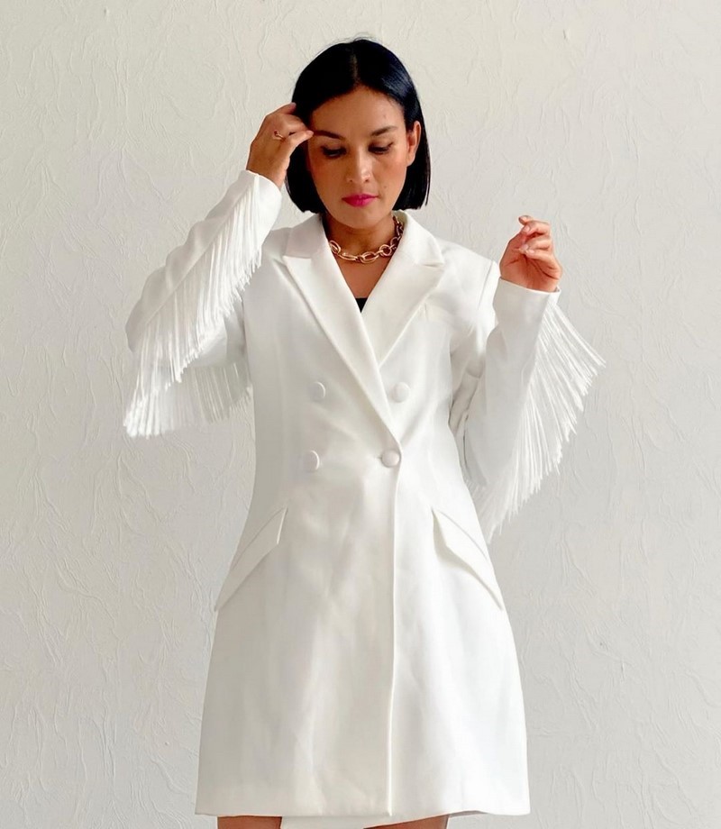 Платье-пиджак 2026: трендовые новинки в стильных образах на фото