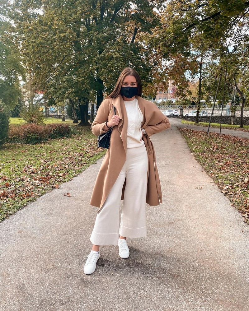 Широкие брюки 2026: топовые новинки в ослепительных образах на фото