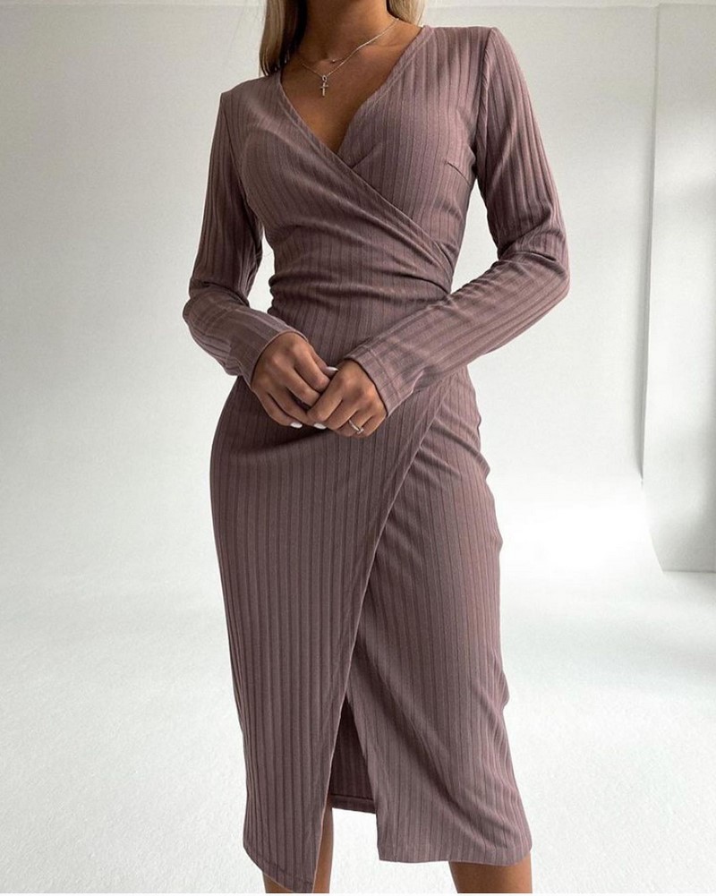 Стильные платья для офиса 2026: трендовые наряды для деловых женщин