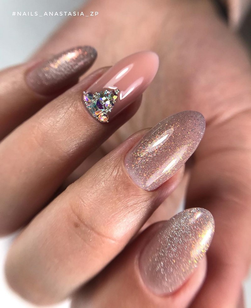 Модный маникюр кошачий глаз 2026: свежие идеи дизайна ногтей на фото