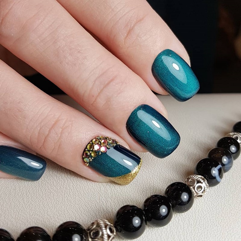 Модный маникюр кошачий глаз 2026: свежие идеи дизайна ногтей на фото