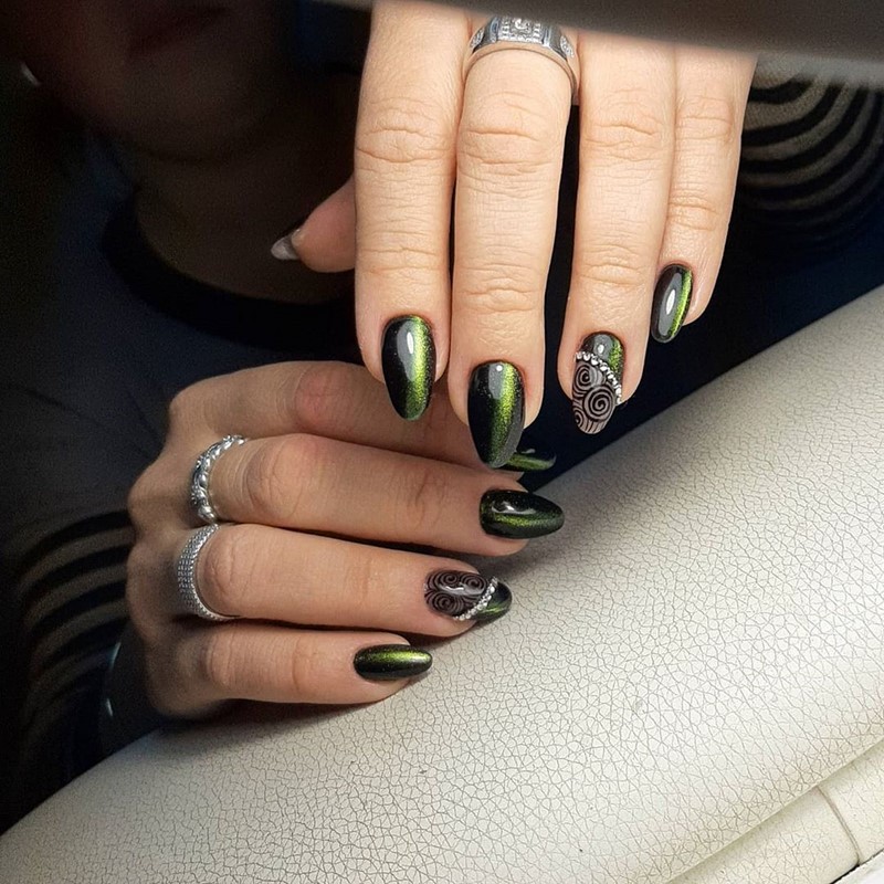 Модный маникюр кошачий глаз 2026: свежие идеи дизайна ногтей на фото