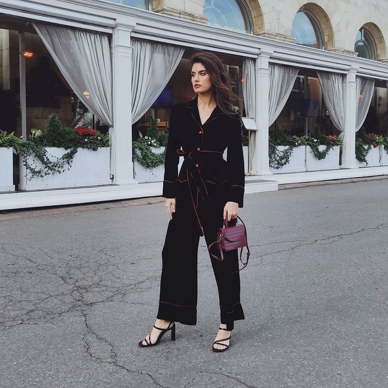 Бельевой стиль 2026: с чем носить одежду в бельевом стиле — фото