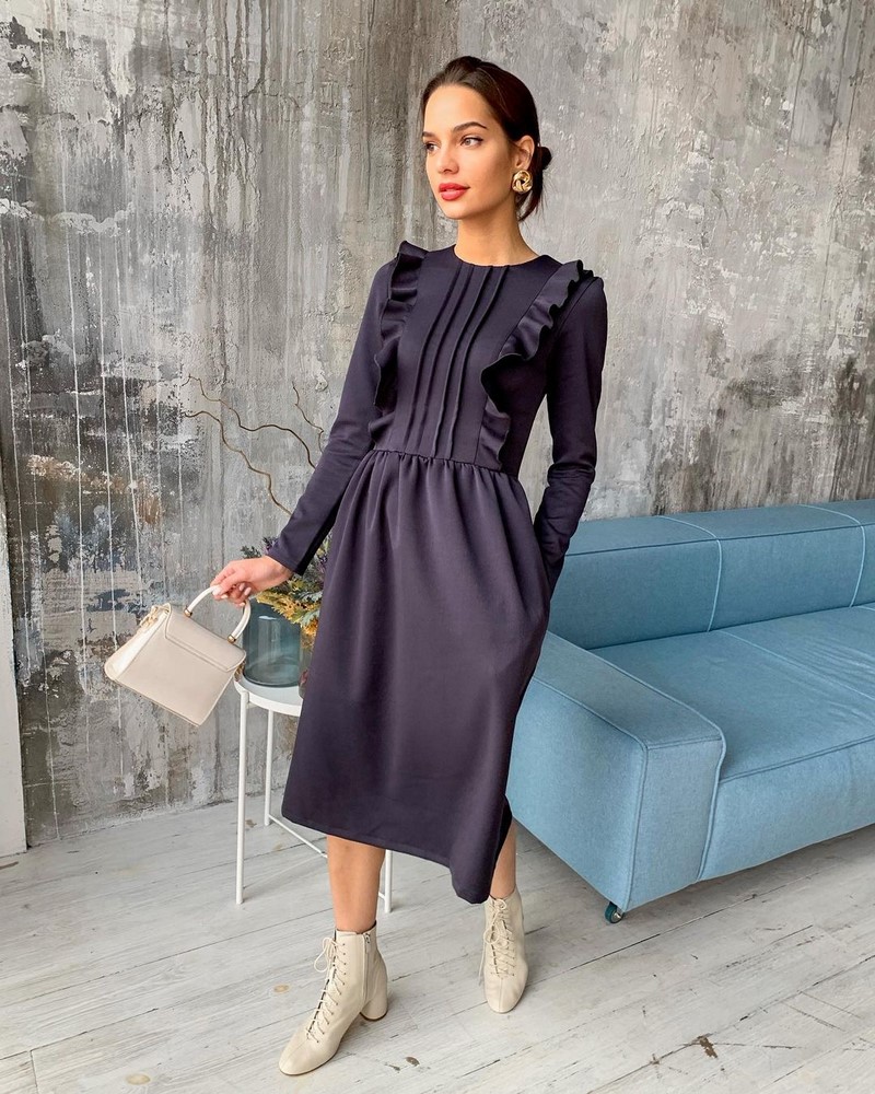 Стильные платья для офиса 2026: трендовые наряды для деловых женщин