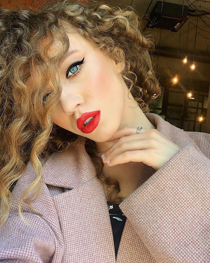 Повседневный макияж 2026: красивые идеи мейкапа на фото